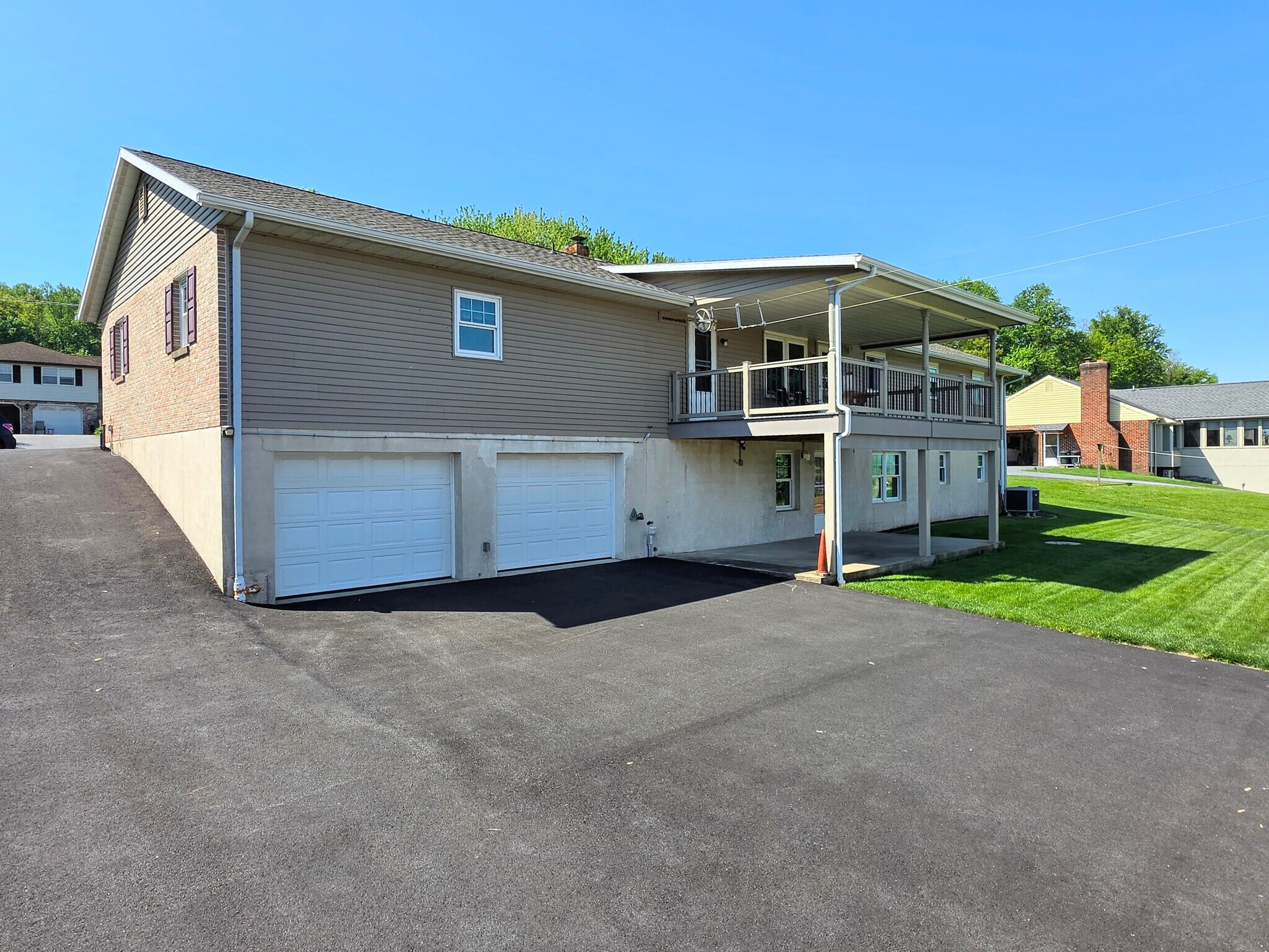 Building Photo - 154 Valley View Dr