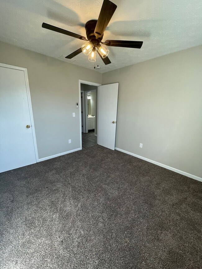 Building Photo - Three Bedroom Single Family Home - West La...