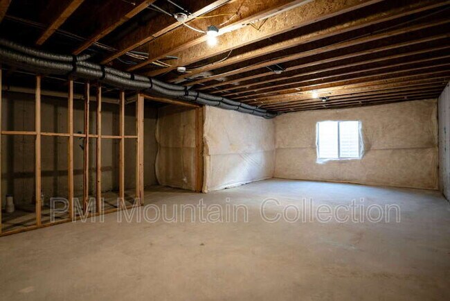 Building Photo - 2484 Wildwood Ln