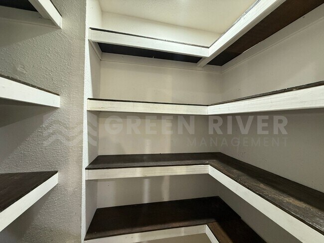 Building Photo - Room to Live, Space to Thrive! Stunning 6BR Home with Solar, Upgrades & Screened Lanai in Macclen...