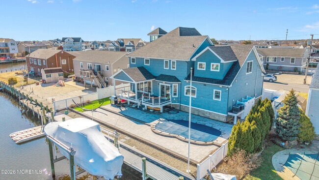 Building Photo - 18 Culebra Ave