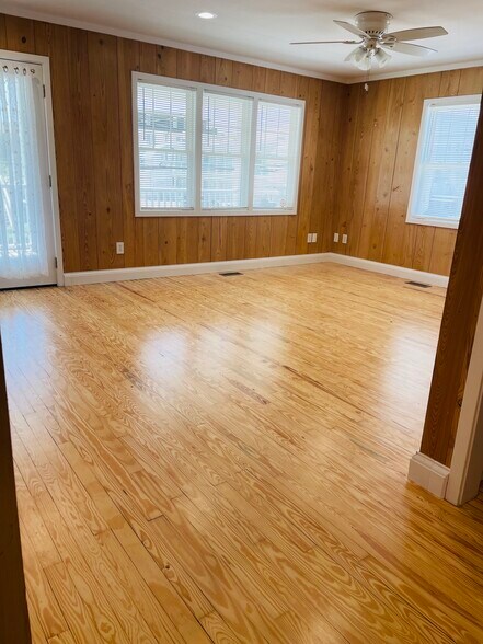 Livingroom floors - 101 Lumina Ave N
