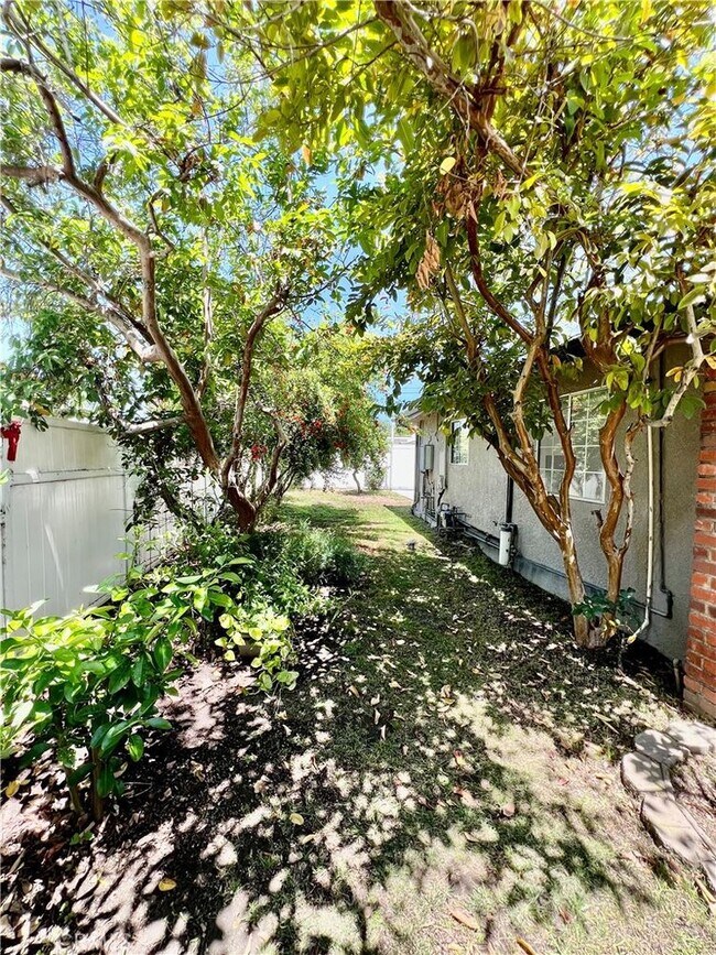 Building Photo - 12987 Correnti St