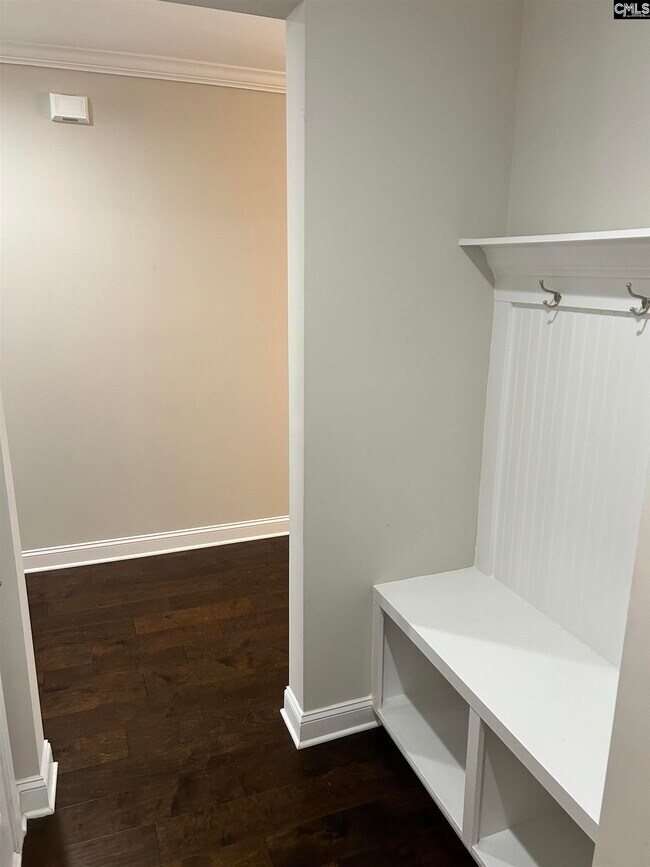 Building Photo - 905 Layton Way