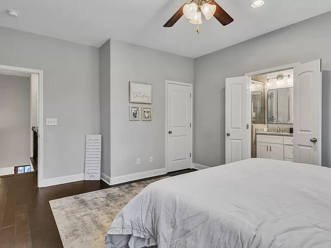Building Photo - Luxury Bellevue Townhome in Harpeth Park
