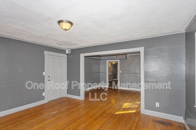 Building Photo - 3223 E 8th St