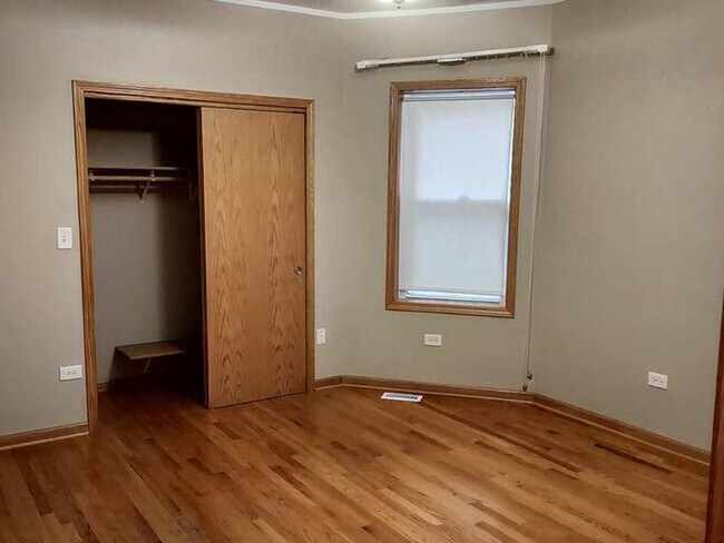 Building Photo - 8233 S Langley Ave