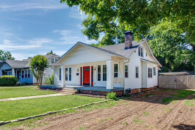 Building Photo - 2231 Blair Blvd