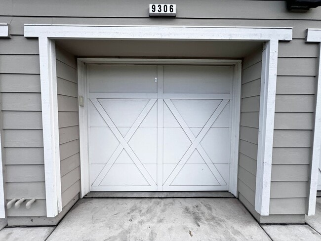 Building Photo - Updated 3rd-Floor Brody Ranch Home with Garage