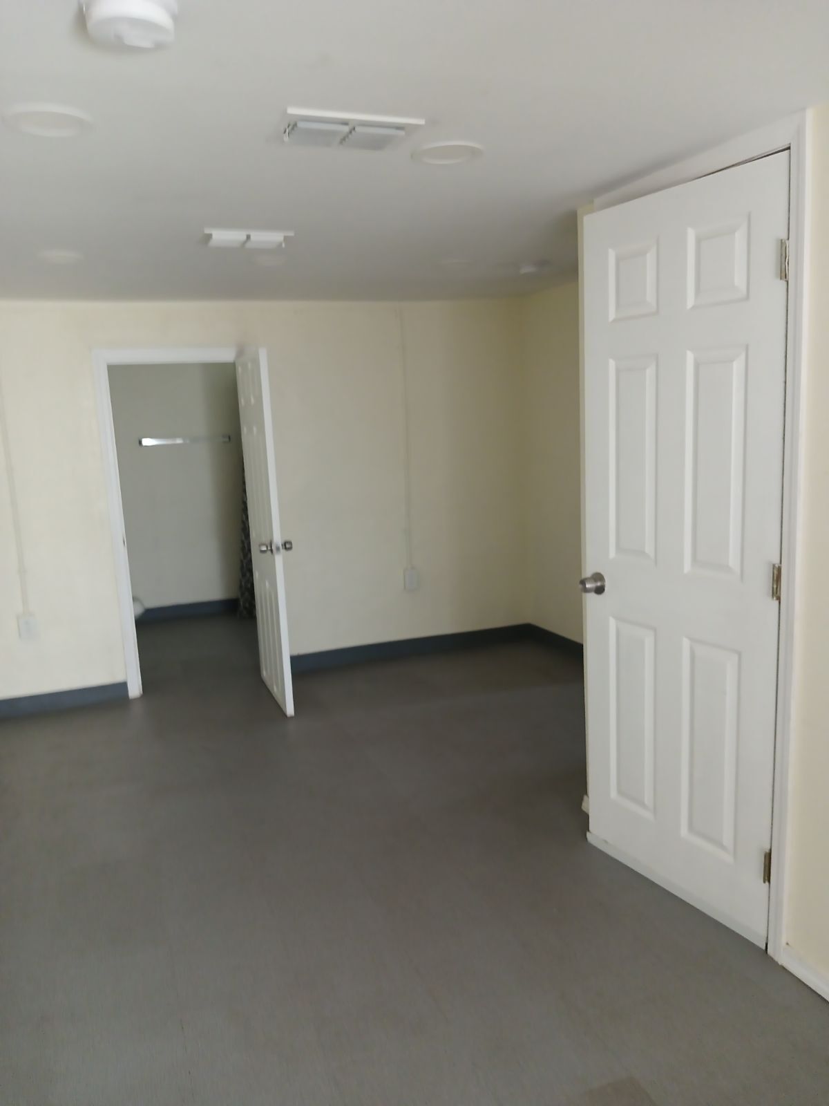 Building Photo - 1143 S Virginia Ave