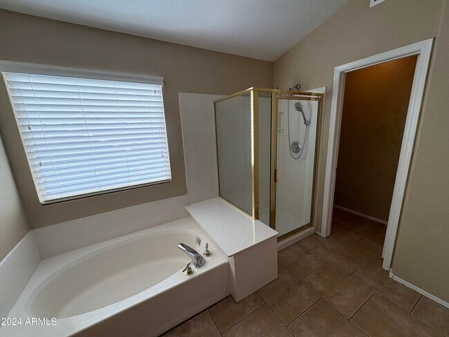 Building Photo - 1611 E Flint St