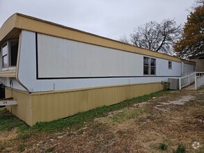 Building Photo - Nicely Remodeled 2 bed 2 bath Mobile Home ...