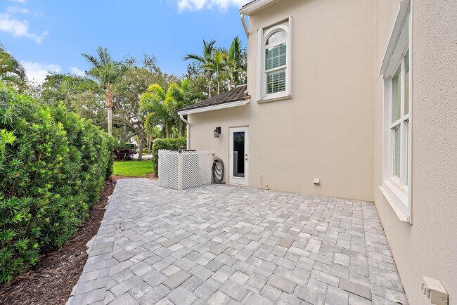 Building Photo - 1000 U.S. Rte 1