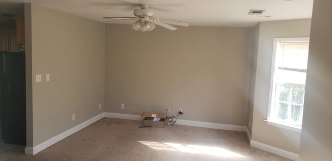 Building Photo - Unit 2