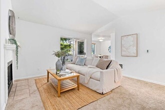 Building Photo - 19230 Forest Park Dr NE