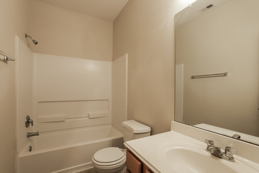 Building Photo - 21735 Grassy Hill Ln