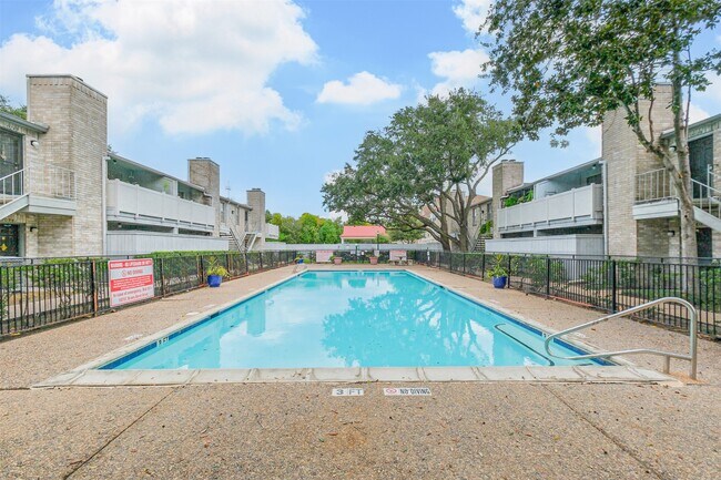 Building Photo - 10837 Braes Bend Dr