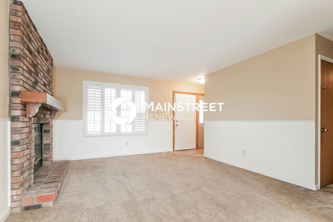 Building Photo - 3 Bedroom Pet-Friendly Home in Florissant, MO with Main Street Renewal