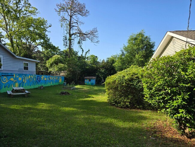 Building Photo - Midtown Charmer- Price reduced.  Call to see house today!!