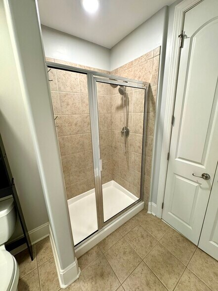 Building Photo - 4625 Piedmont Row Dr