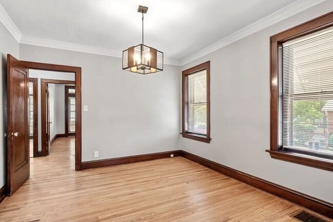 Building Photo - 5352 Itaska St