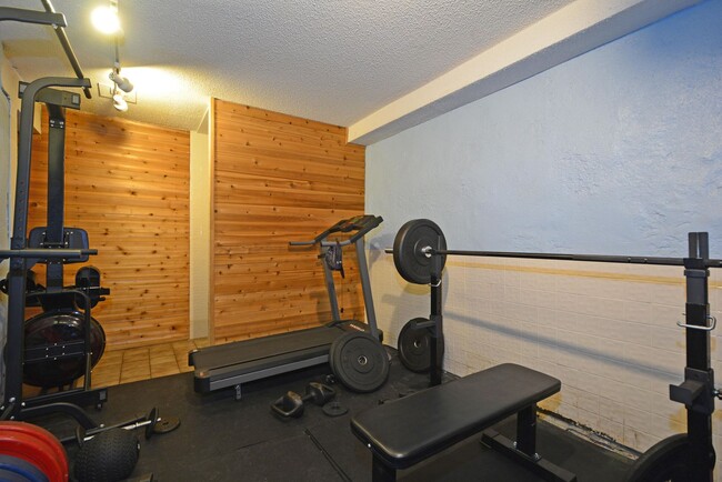 Building Photo - Beautiful Condo in Prime Minneapolis Locat...
