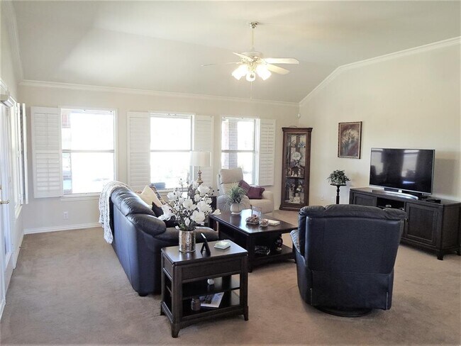Building Photo - 9308 Orangewood Trail