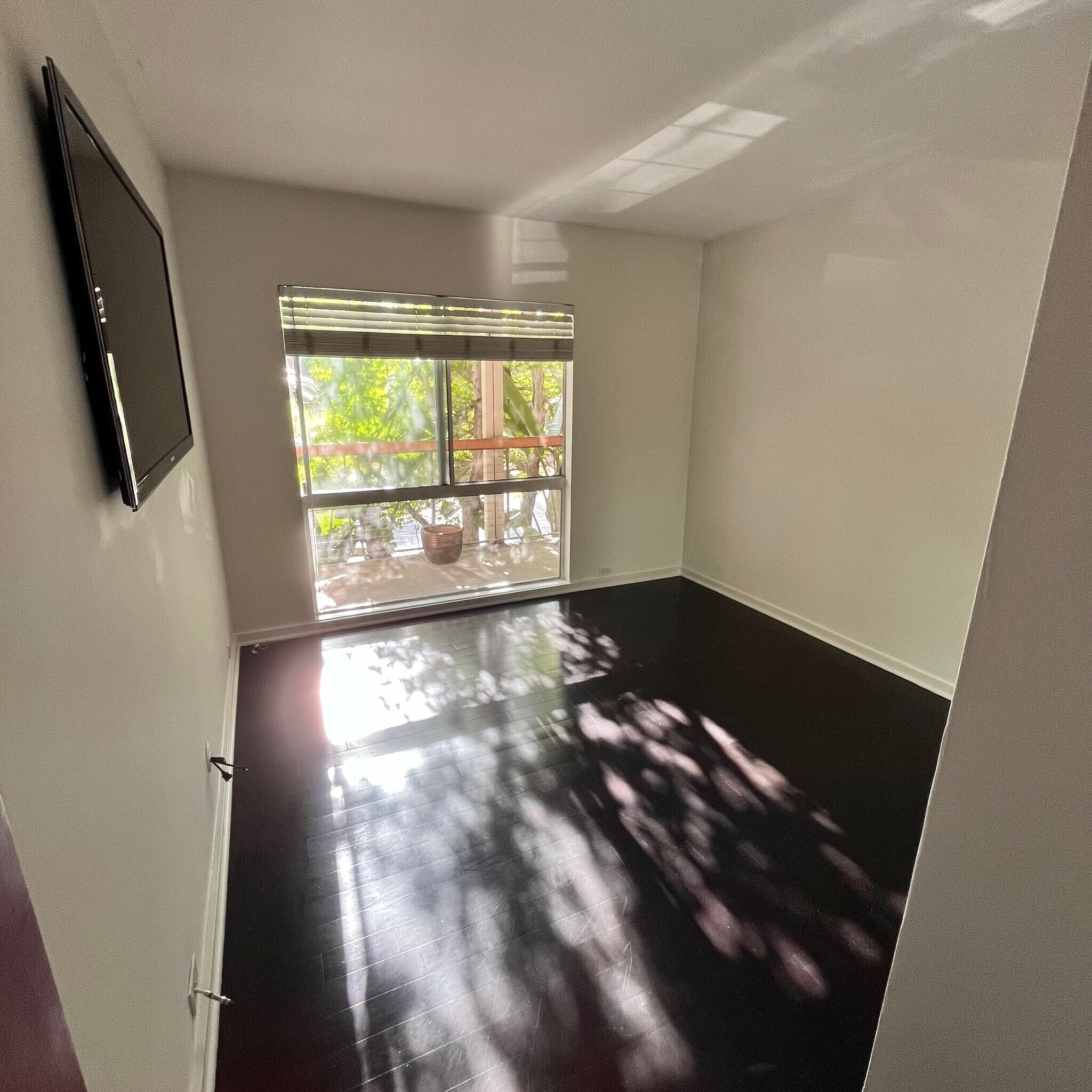 Building Photo - 330 S Barrington Ave