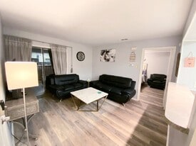 Building Photo - 6900 Skillman St