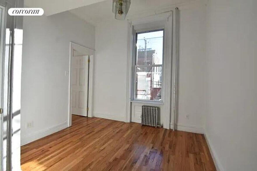 Building Photo - 368 Van Brunt St