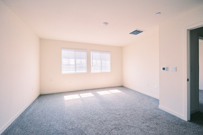Building Photo - 2129 Shady Tree Cir