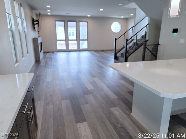 Building Photo - 8037 Misty Canyon Ave