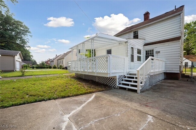 Building Photo - 13511 Thraves Rd