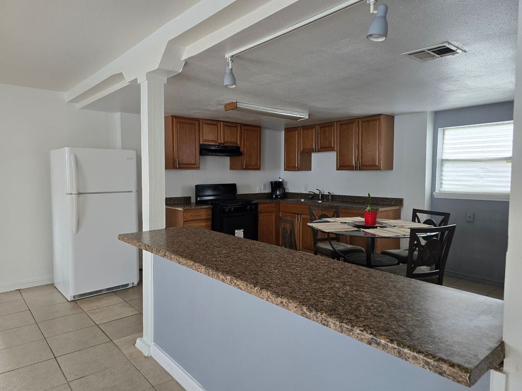 Building Photo - 3718 Franklin Ave