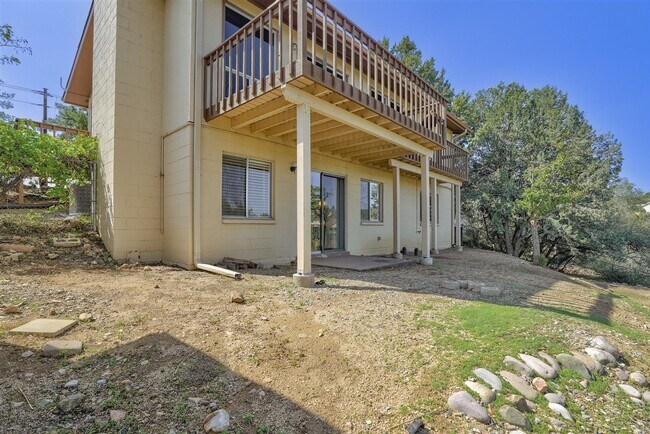 Building Photo - 3 Bedroom, 2 Bath Home with Views in Prescott!