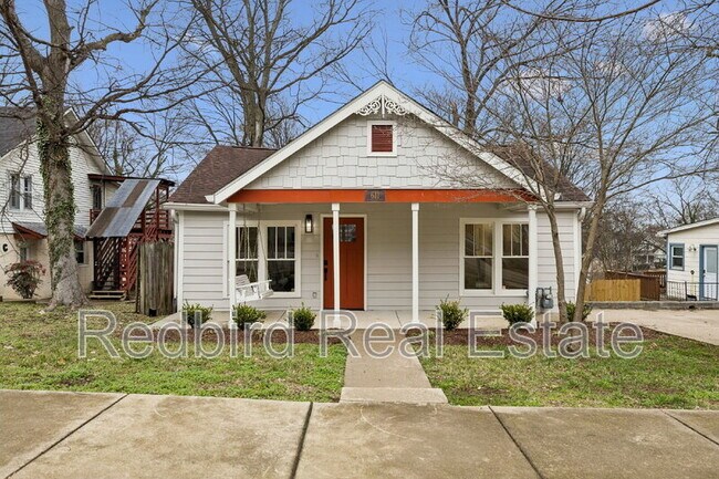 Building Photo - 611 S 12th St