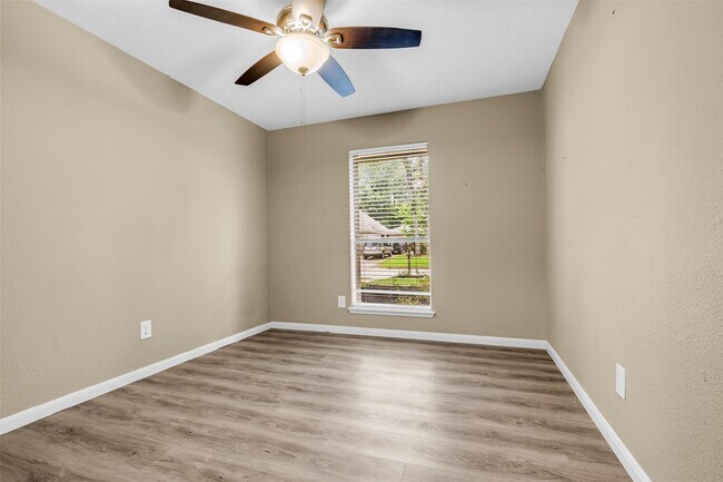 Building Photo - 3706 Glenwood Springs Dr
