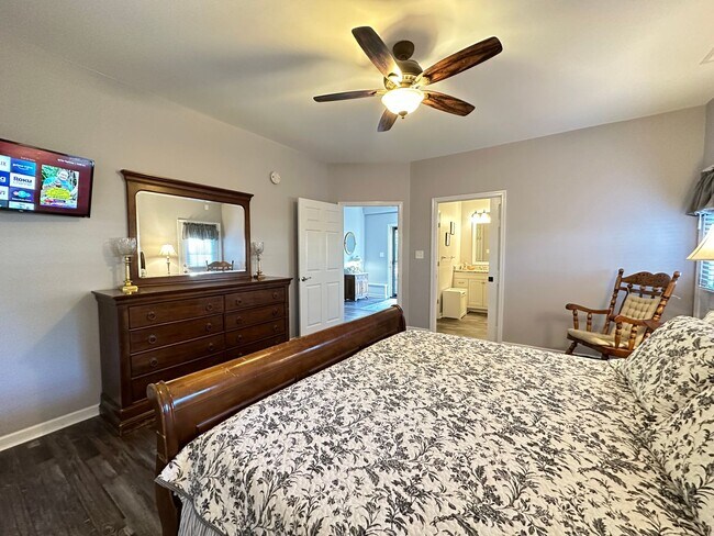 Building Photo - Fully Furnished/All Inclusive Magnificent Home for Rent