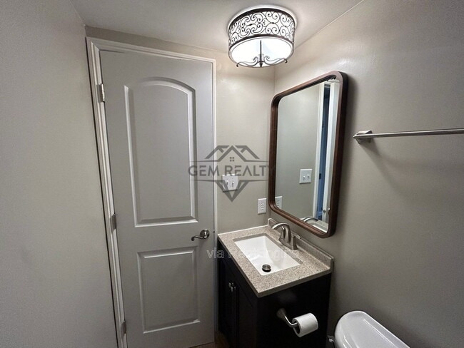 Building Photo - 100 Kendallwood Dr