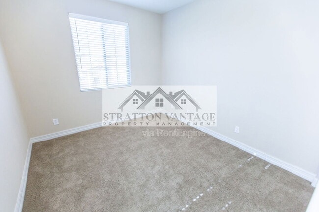 Building Photo - 2883 E Ebony Dr