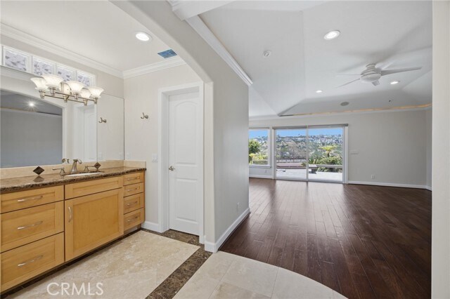 Building Photo - 1840 Temple Hills Dr
