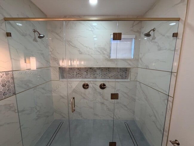 Building Photo - 755 Falling Water Rd