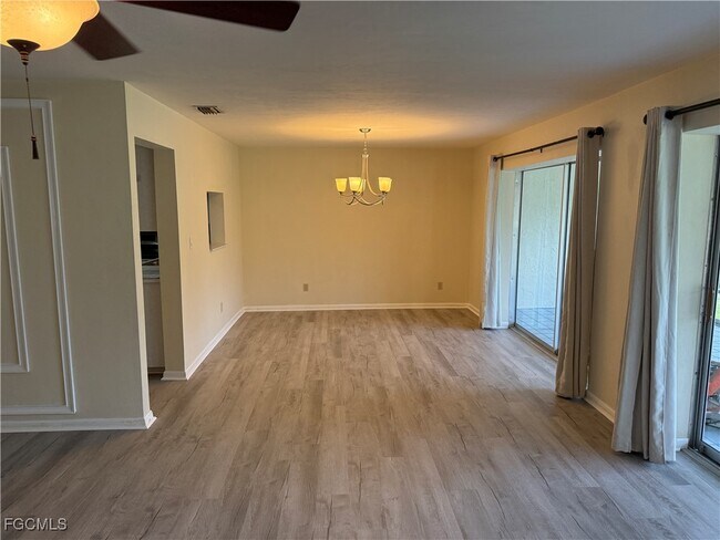 Building Photo - 1699 Golf Club Dr