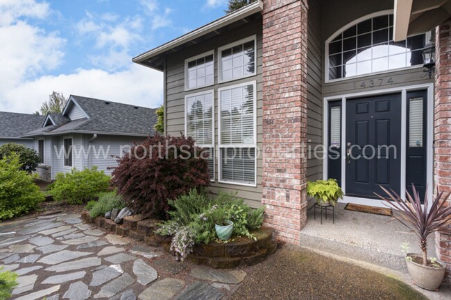 Building Photo - Beautiful Spacious Home in Tigard