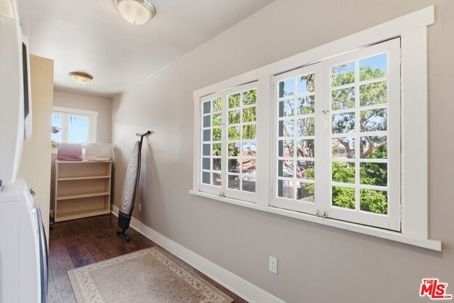 Building Photo - 2624 Van Buren Pl