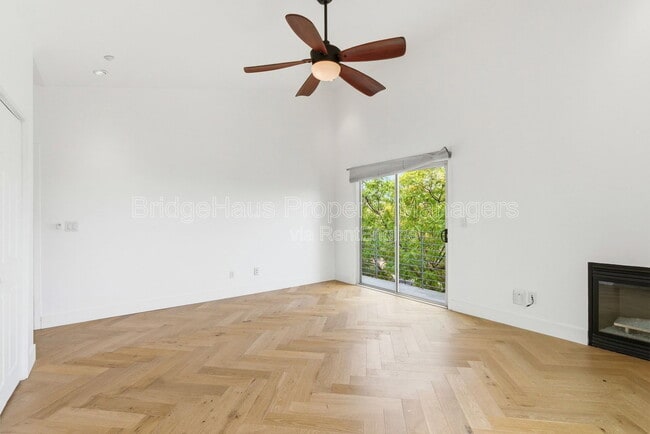 Building Photo - 4147 Bachman Pl