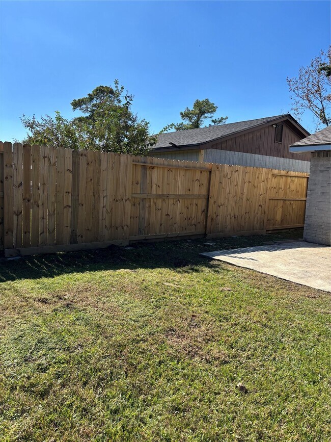 Building Photo - 1034 Heathfield Dr