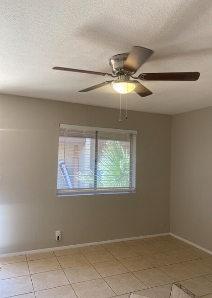 Building Photo - 624 E Marilyn Ave