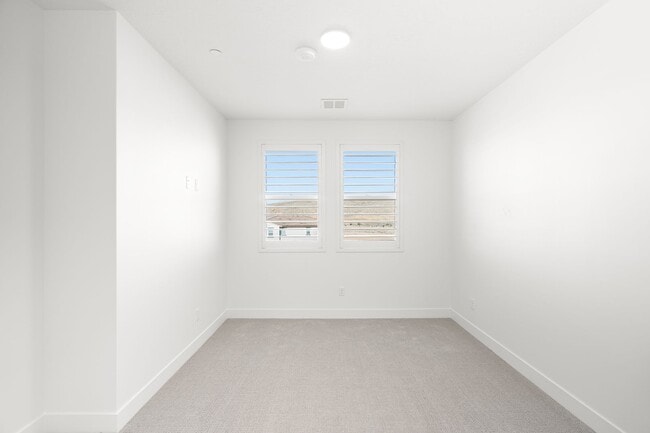 Building Photo - Desert Color Delight! NO APPLICATION FEE