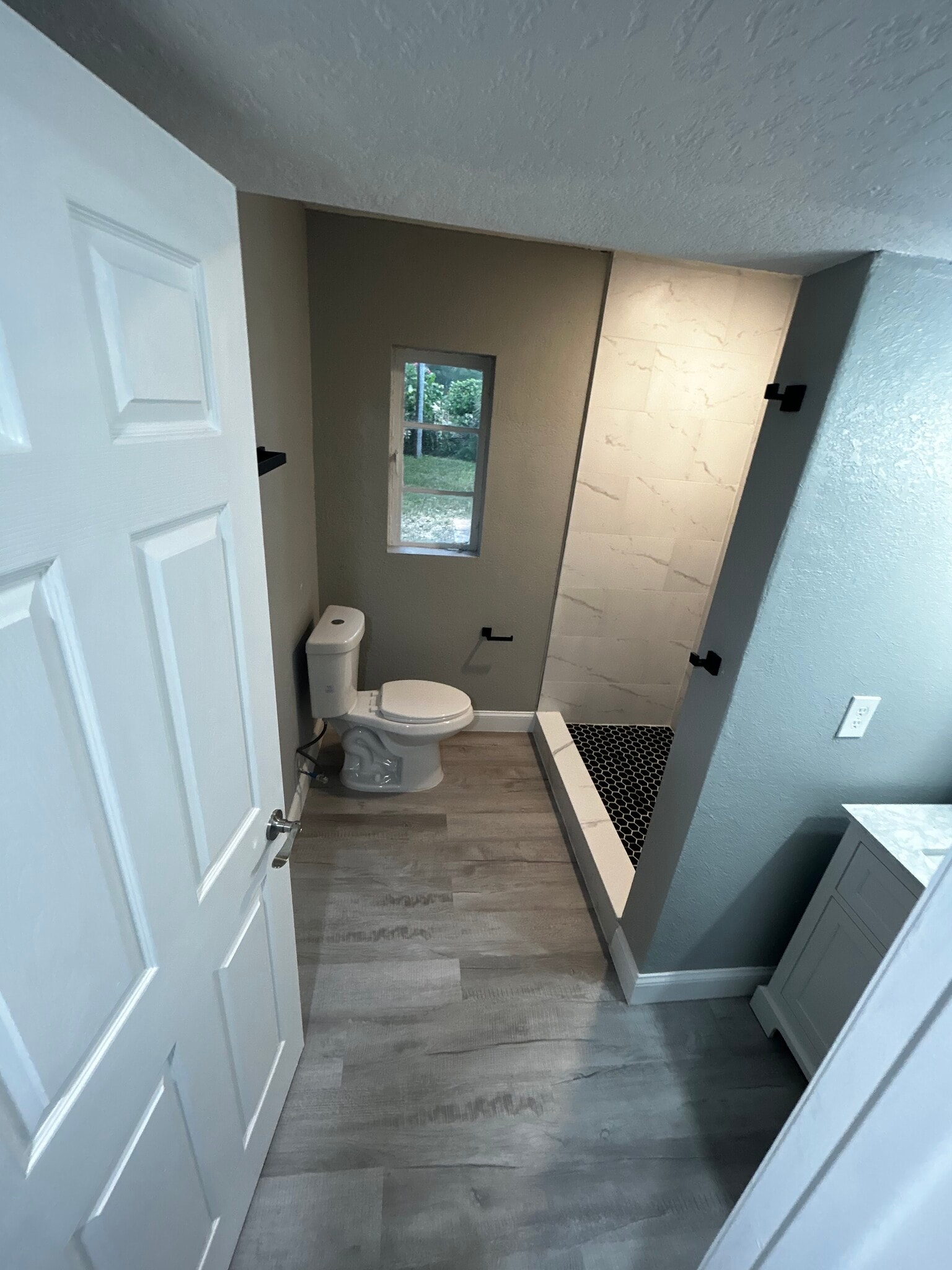 Building Photo - 734 Bonnie Cir